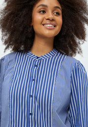 Peppercorn Demia O-neck Shirt Curve Shirt 2991P DRESS BLUES PR