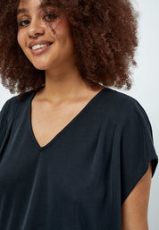 Peppercorn Lana V-Neck Cap Sleeve T-Shirt Curve T-Shirt 9000 Black