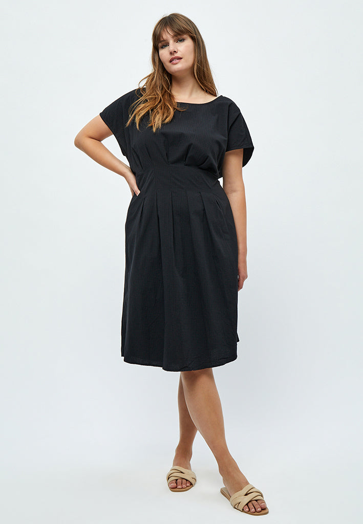 Peppercorn Lenora Dress Curve Dress 9000P Black Print