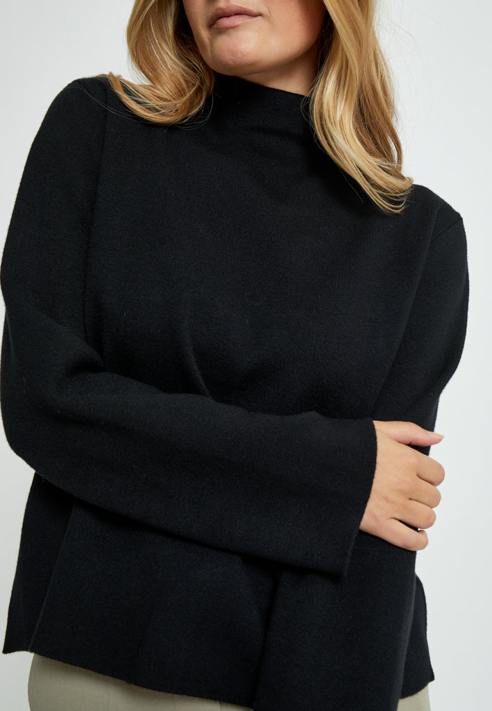 Minus Lupi High Neck Knit Pullover Pullover 100 Black