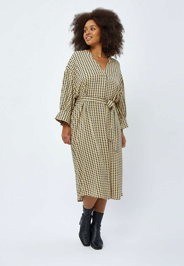 Peppercorn Lykke Sabia Mid Length Dress Curve Dress 9380C Warm Sand Checked