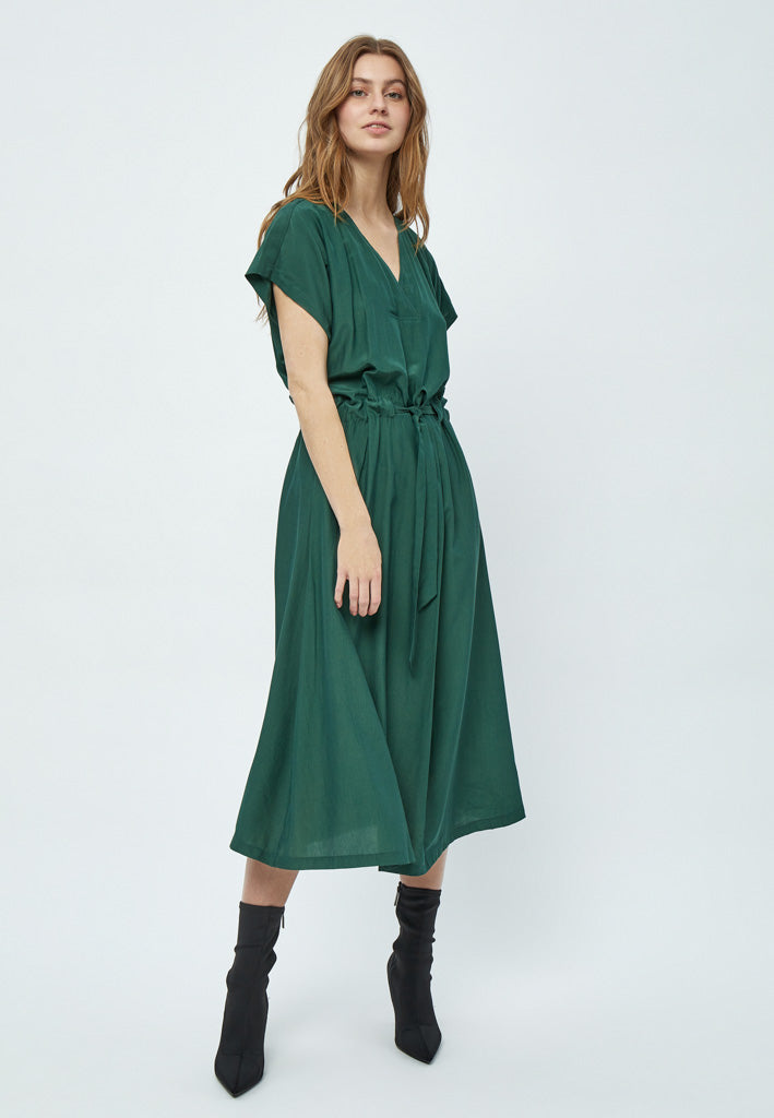 Minus MSLucie Midi Dress Dress 4112 Jungle Green