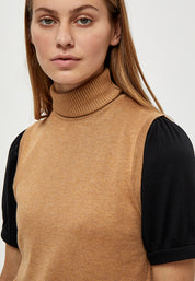 Minus MSRaka knit turtleneck Top 721M Almond Melange