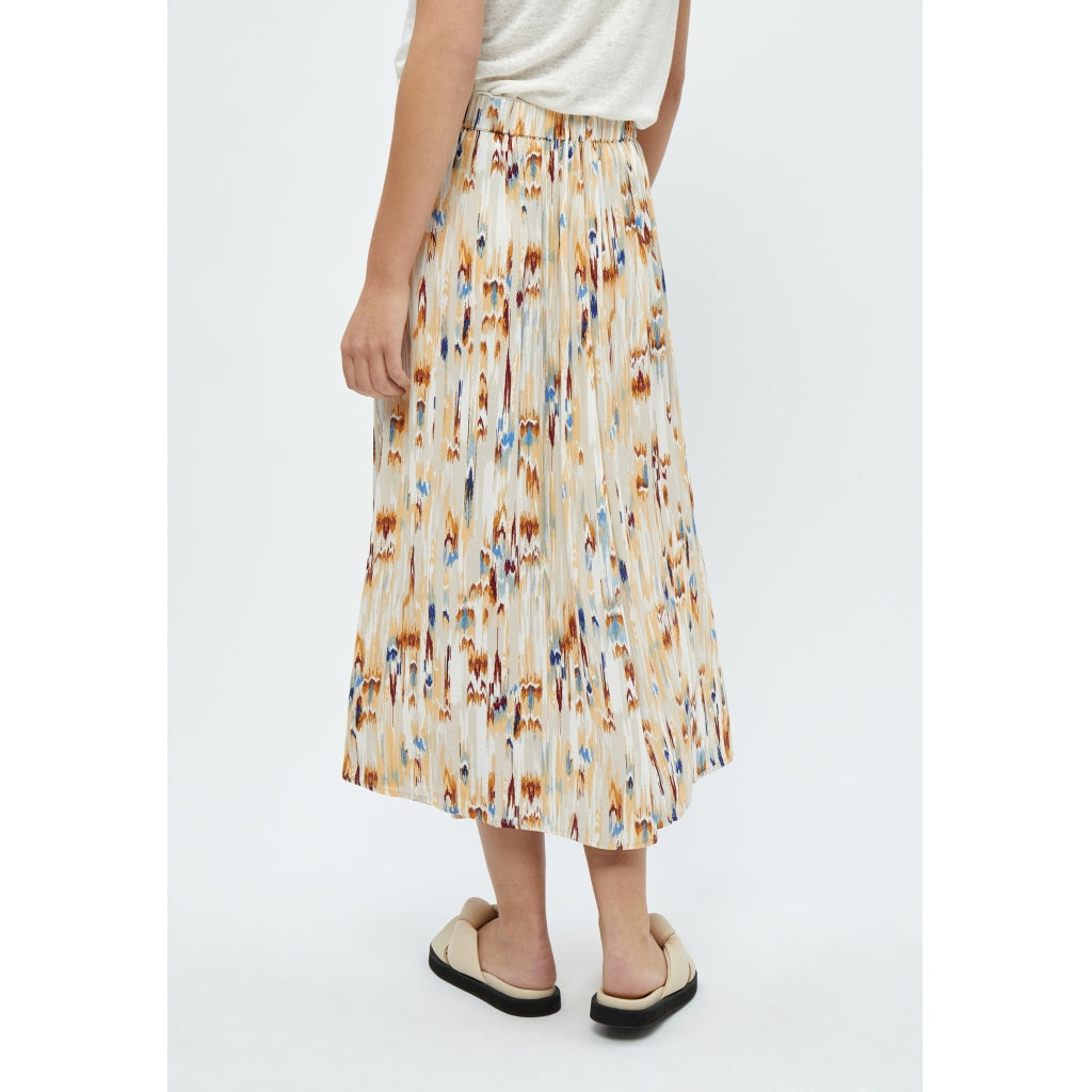 Peppercorn Mahogany Julianna Skirt Skirt 2105P Feather Gray Print