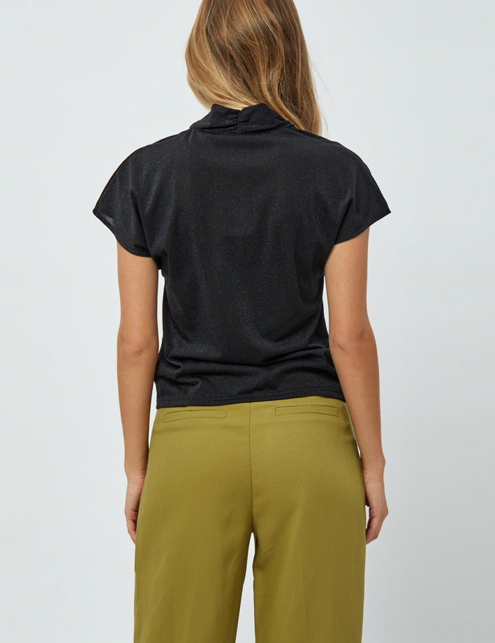 Peppercorn Raquel V-Neck Cap Sleeve Top Top 9000 Black
