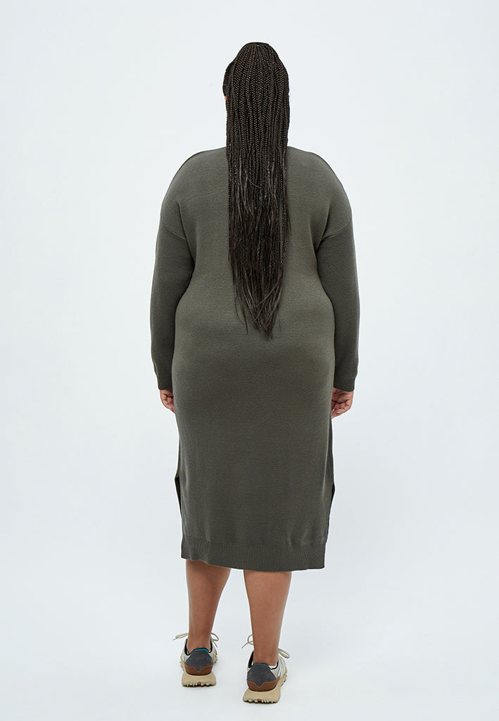 Peppercorn Rosalia V-Neck Knee Length Knit Dress Curve Dress 3655 Beluga Green